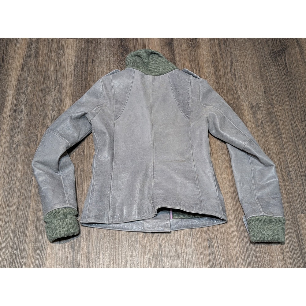 Elegant Gray Leather Jacket with Green Accents - Picture 5 of 6